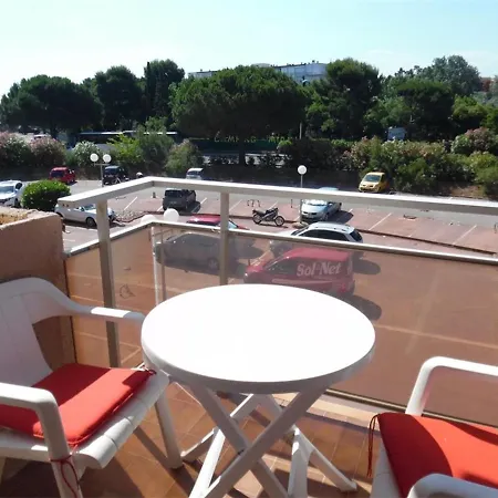 Apartment Confortable 2p Avec Loggia, Parking Prive Proche - Fr-1-750-14