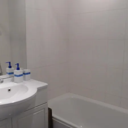 Confortable 2p Avec Loggia, Parking Prive Proche - Fr-1-750-14 Canet-en-Roussillon