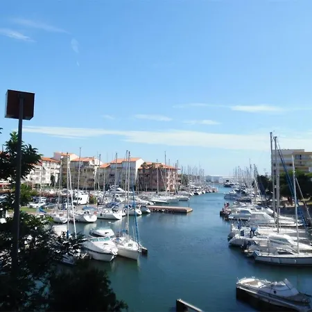 Apartment Confortable 2p Avec Loggia, Parking Prive Proche - Fr-1-750-14 *